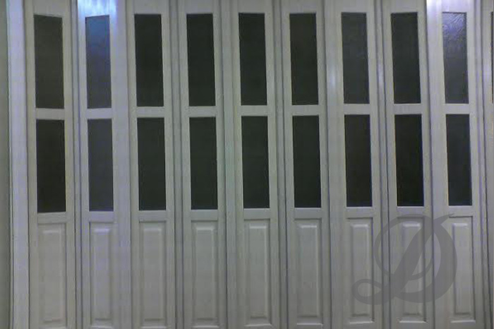 PUERTAS PLEGABLES DE PVC
