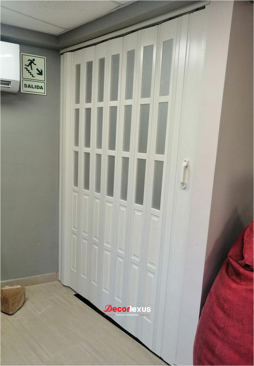 PUERTAS PLEGABLES DE PVC